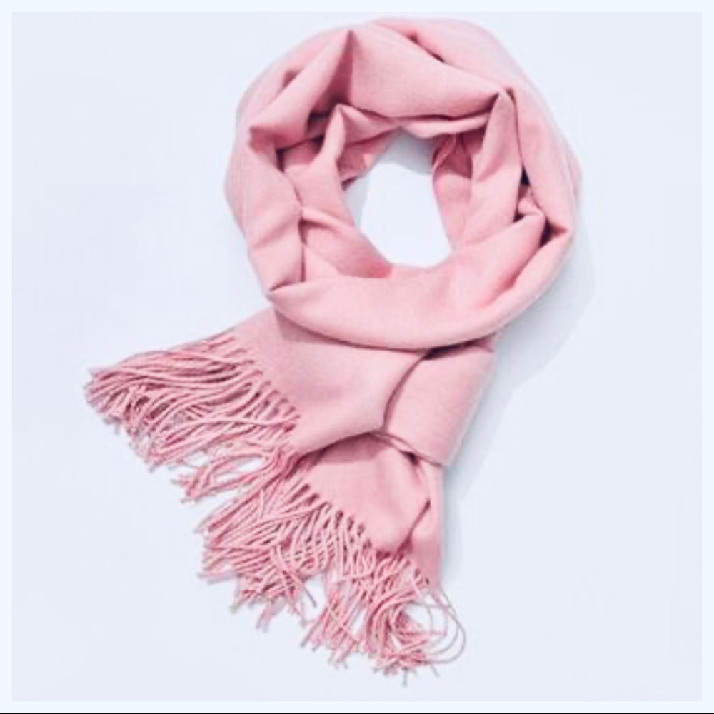 ✨RESTOCKED✨CASHMERE LIGHT PINK FRINGED SCARF/SHAWL - Picture 2 of 4